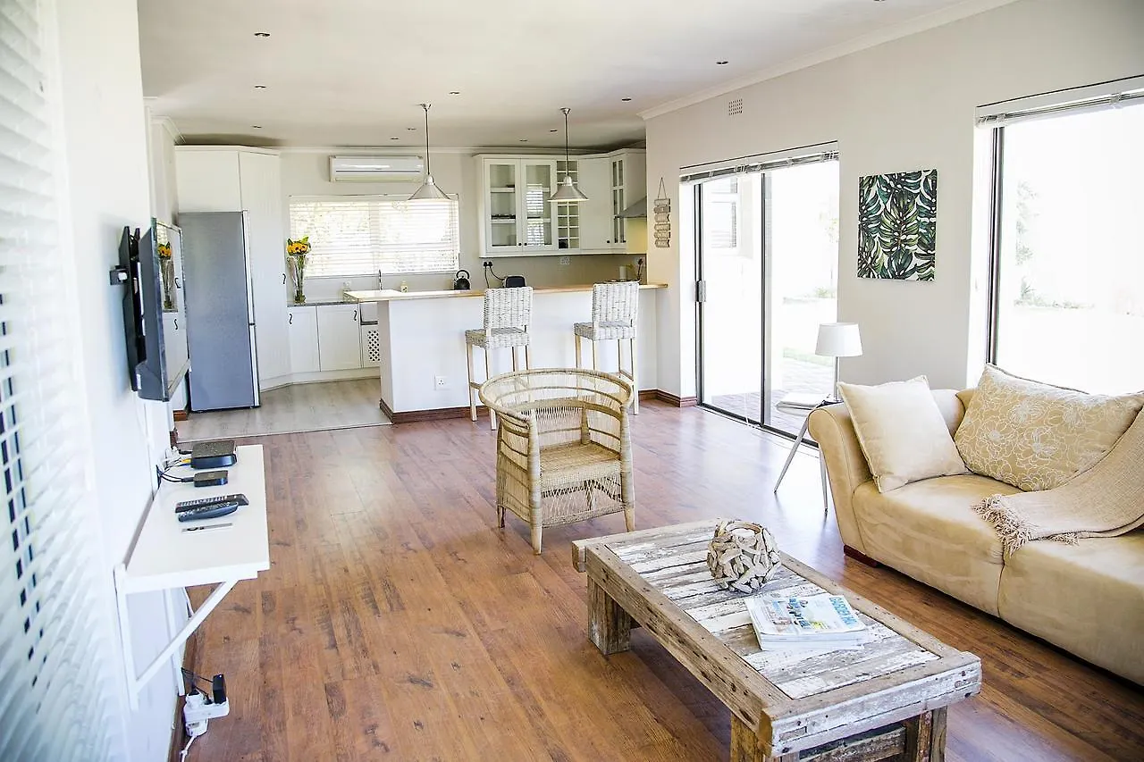 Amazing Beach House In Melkbos! Van Riebeeckstrand