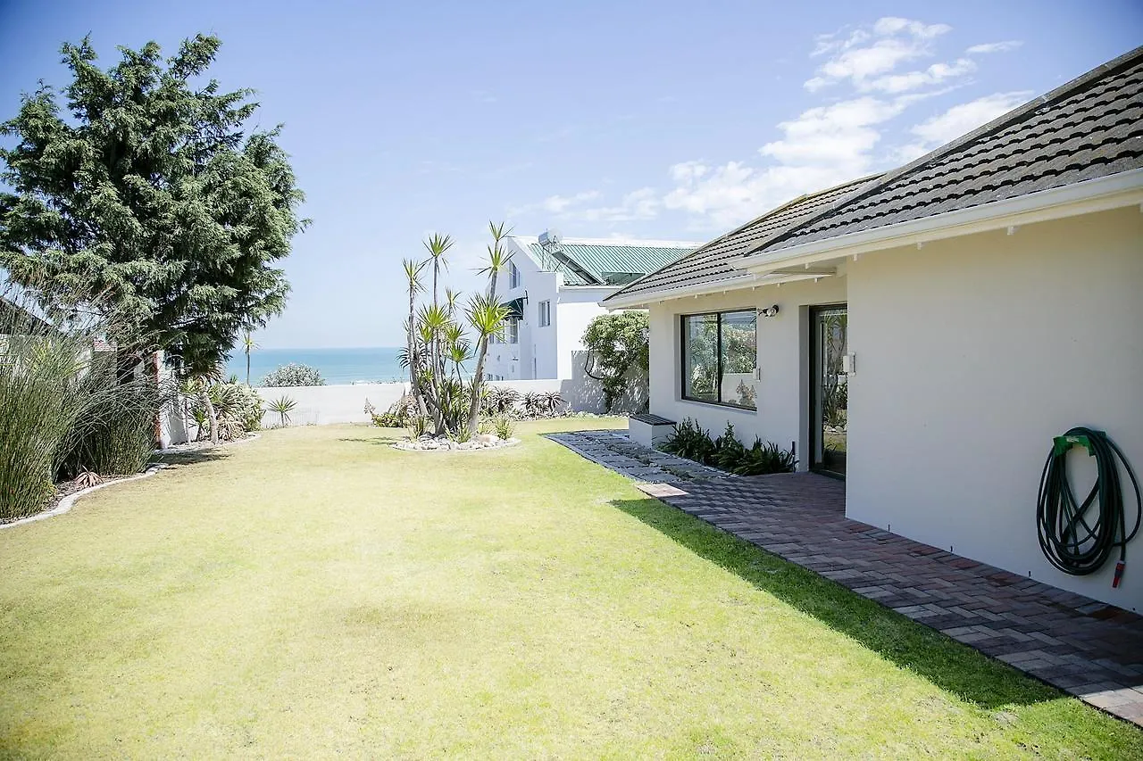 Amazing Beach House In Melkbos! Van Riebeeckstrand